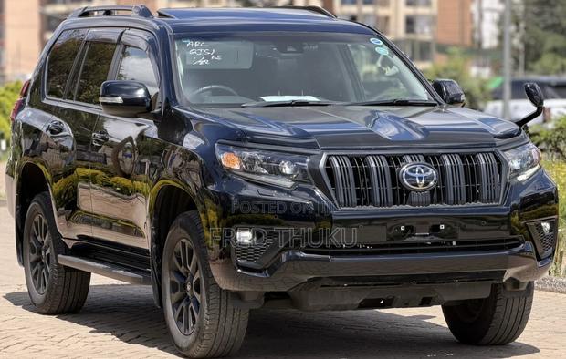 Toyota Land Cruiser Prado 2.8 2022 Black