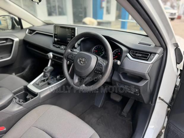 Toyota RAV4 2020 White