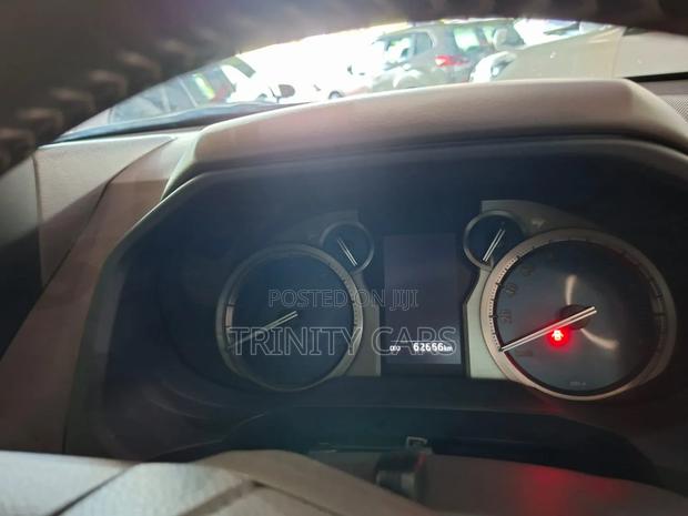 Toyota Land Cruiser Prado 2.8 2019 White