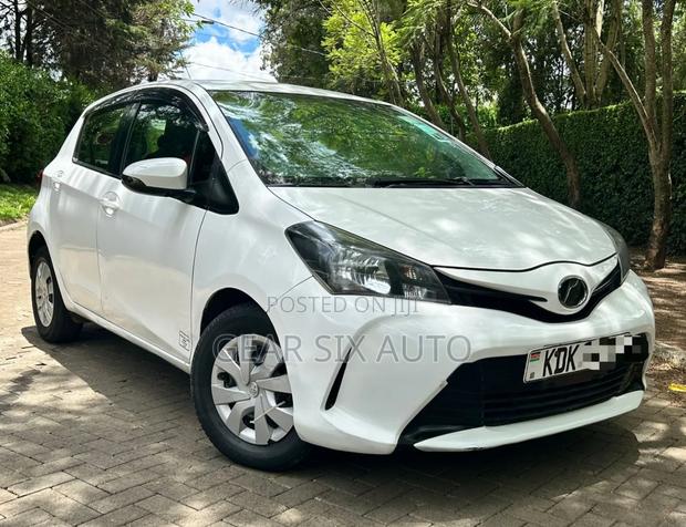 Toyota Vitz 1.0 FWD 5dr 2015 White