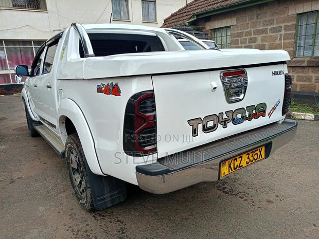 Toyota Hilux 2013 White