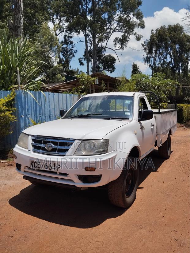 Tata Xenon 2015 White