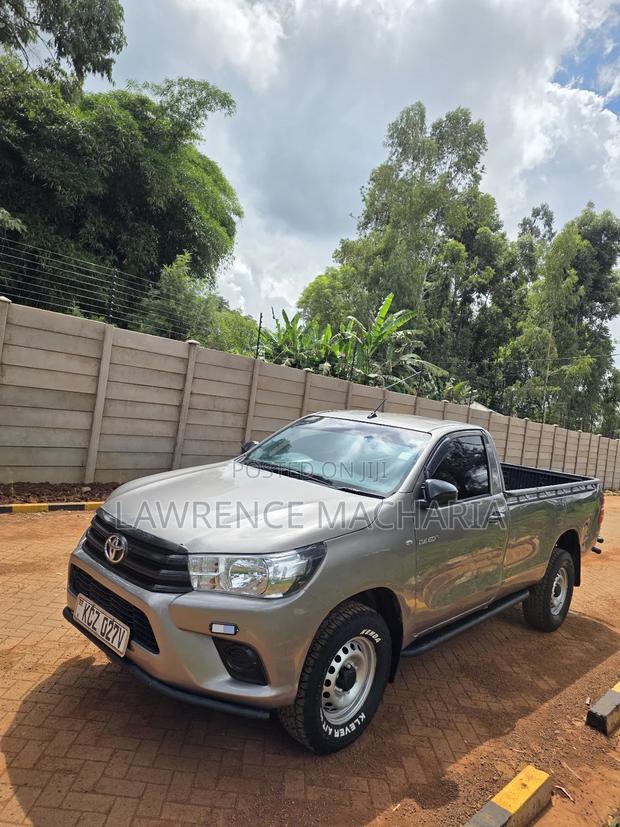 Toyota Hilux 2.4 Diesel 2020 Gold