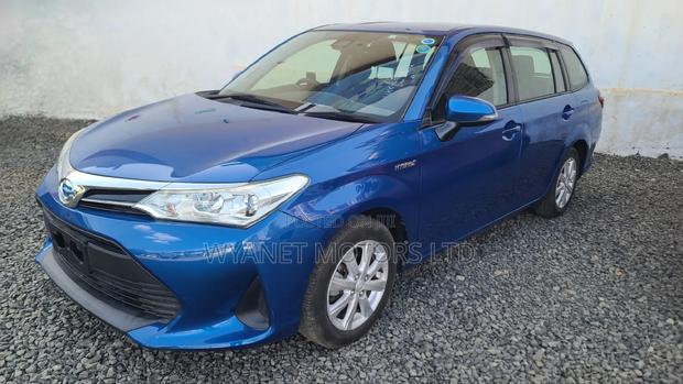 Toyota Corolla Fielder 1.5 Hybrid FWD 2019 Blue