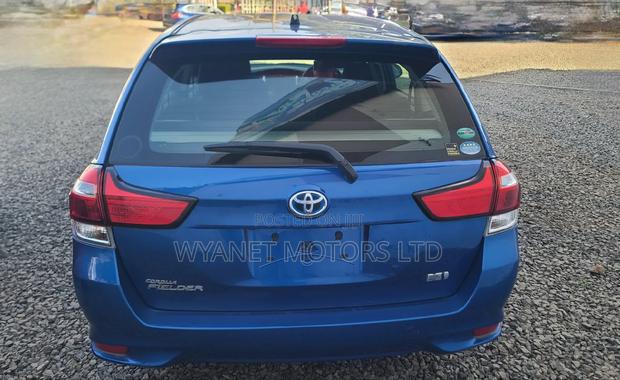 Toyota Corolla Fielder 1.5 Hybrid FWD 2019 Blue