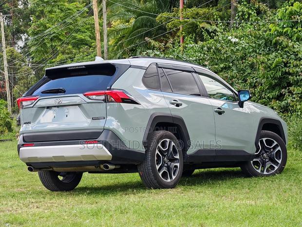 Toyota RAV4 Adventure AWD 2020 Green
