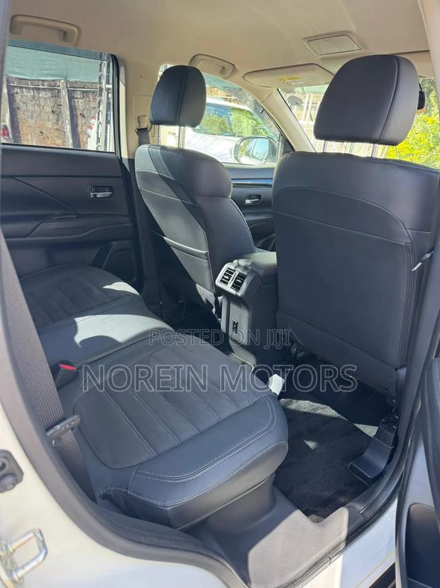 Mitsubishi Outlander 2018 Pearl