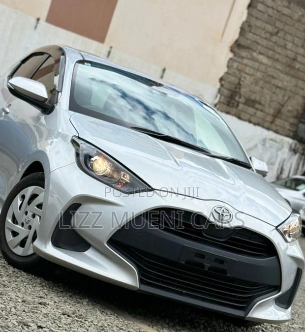 Toyota Yaris L Sedan 4dr 2019 White