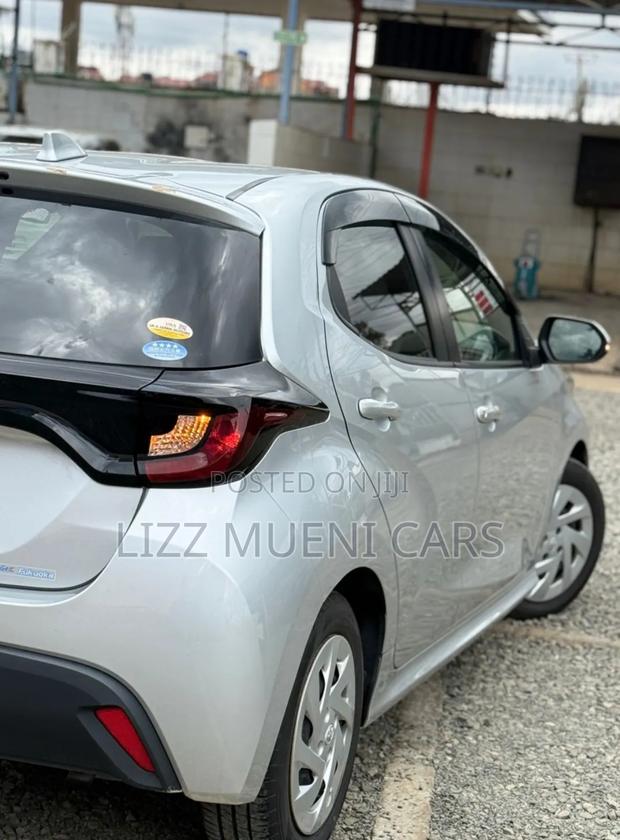 Toyota Yaris L Sedan 4dr 2019 White