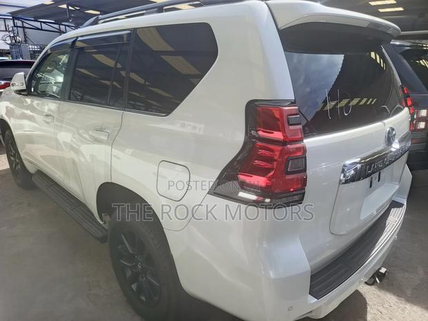 Toyota Land Cruiser Prado 2018 White