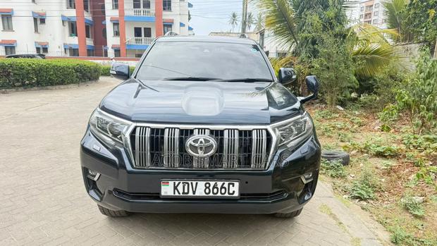 Toyota Land Cruiser Prado 2018 Gray