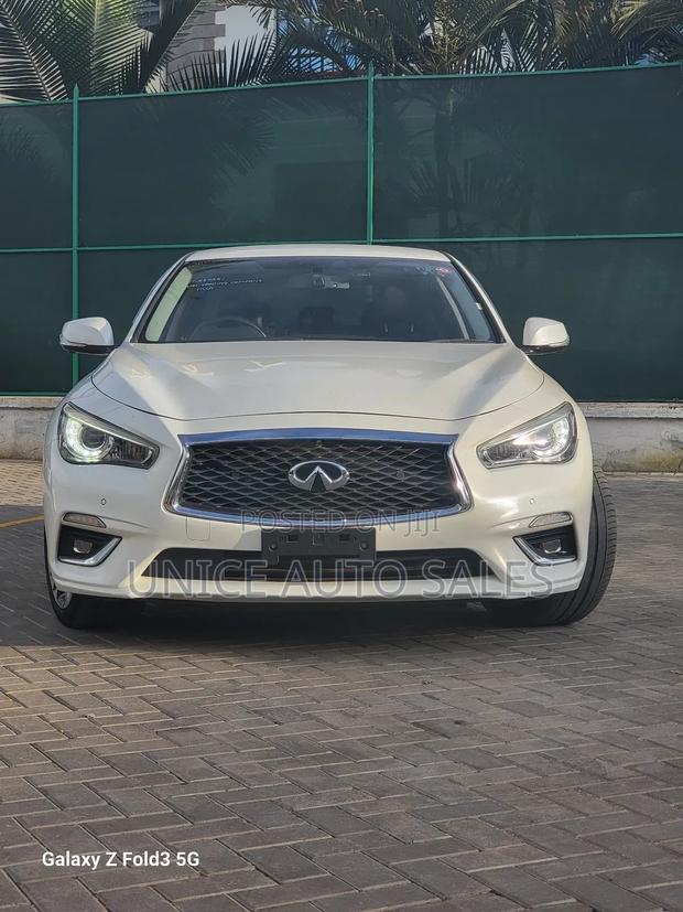 Nissan Skyline 2018 White