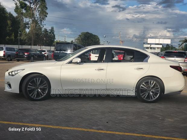 Nissan Skyline 2018 White