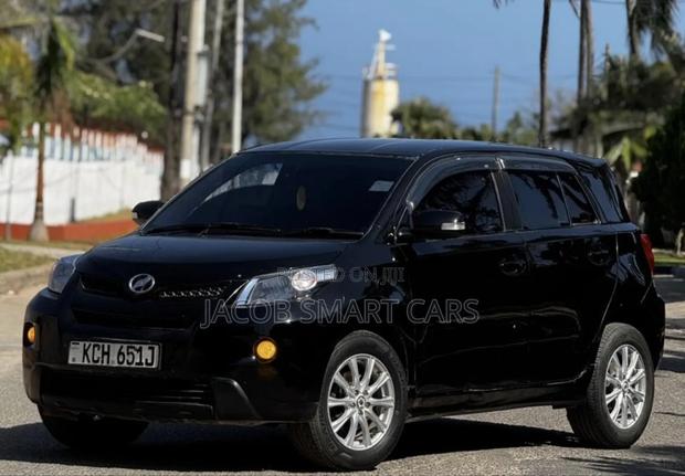 Toyota IST 2010 Black