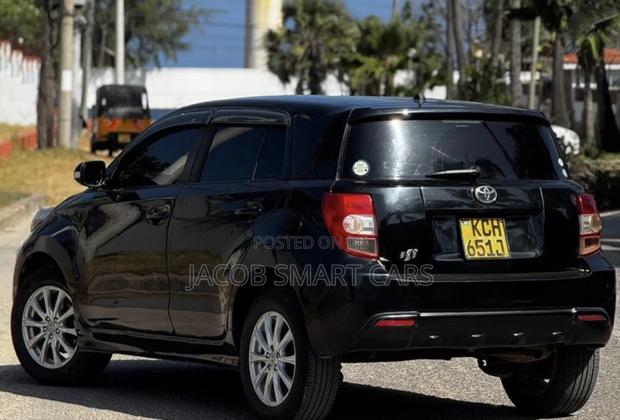 Toyota IST 2010 Black