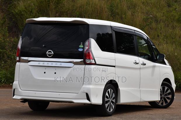 Nissan Serena 2019 Off white