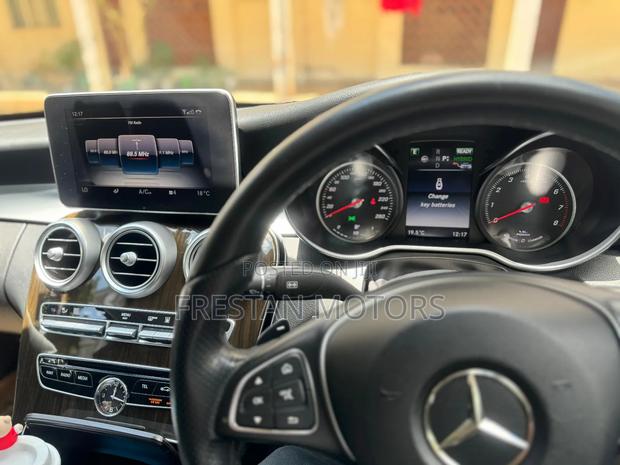 Mercedes-Benz C350 C350e Hybrid RWD 2017 White