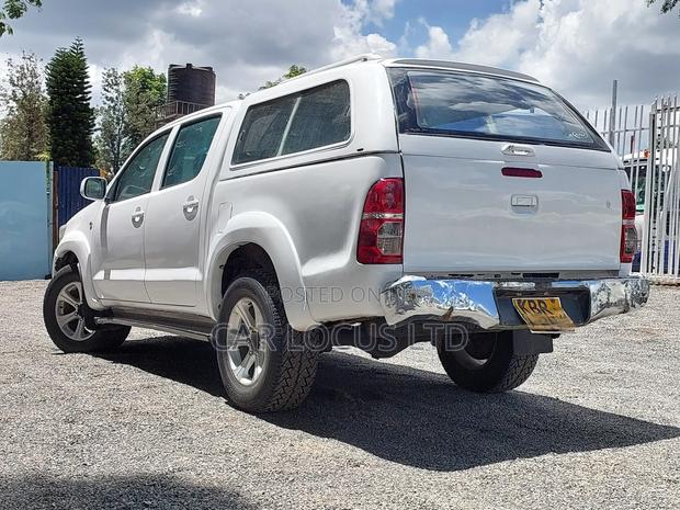 Toyota Hilux 2012 White