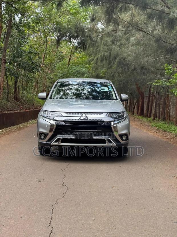 Mitsubishi Outlander 2020 Silver