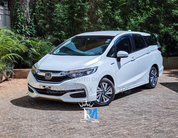 Honda Shuttle 1.5 Hybrid 2WD 2018 White