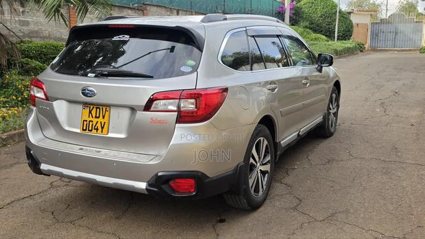 Subaru Outback 2.5i Premium AWD 2018 Gold
