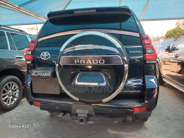 Toyota Land Cruiser Prado Kakadu 2021 Gray