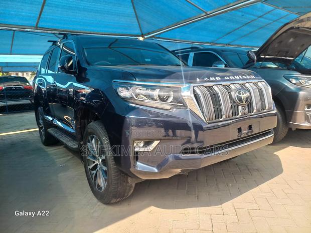 Toyota Land Cruiser Prado Kakadu 2021 Gray