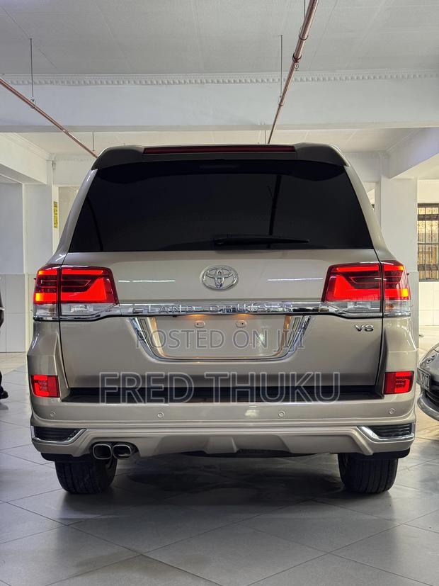 Toyota Land Cruiser 4.5 V8 VXR 2017 Gray