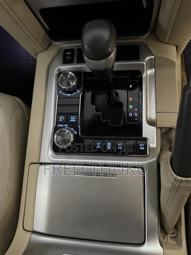 Toyota Land Cruiser 4.5 V8 VXR 2017 Gray