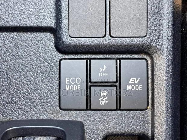 Toyota Corolla Fielder 2019