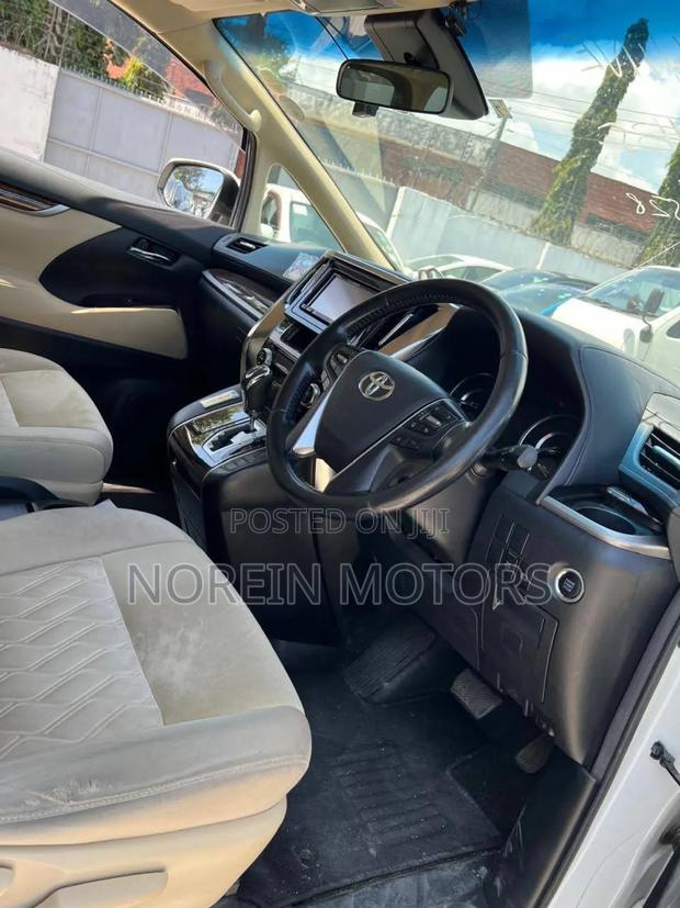 Toyota Alphard 2018