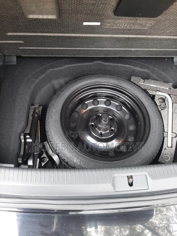 Volkswagen Golf TSI S 4-Door FWD 2017 Black