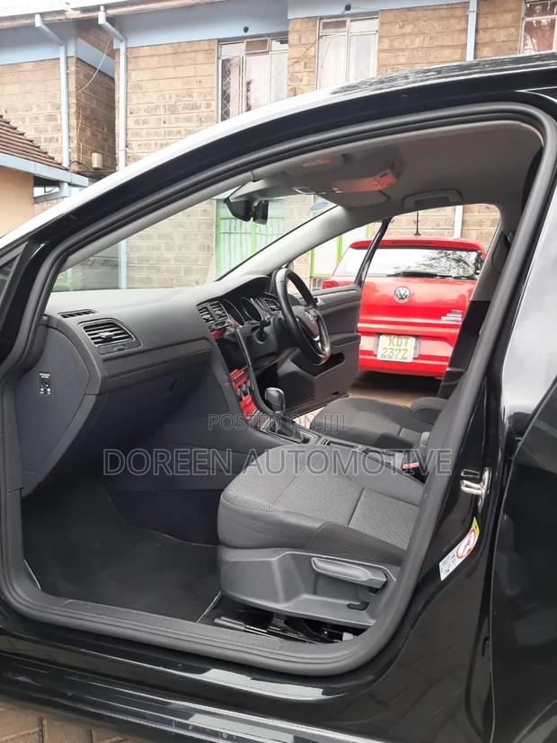 Volkswagen Golf TSI S 4-Door FWD 2017 Black
