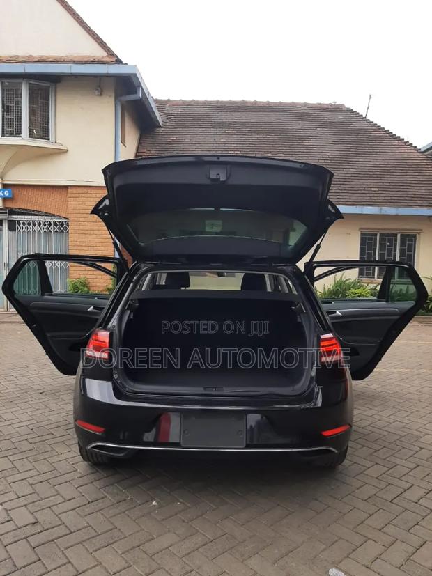 Volkswagen Golf TSI S 4-Door FWD 2017 Black