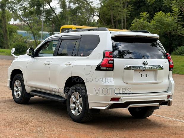 Toyota Land Cruiser Prado 2.8 2020 White