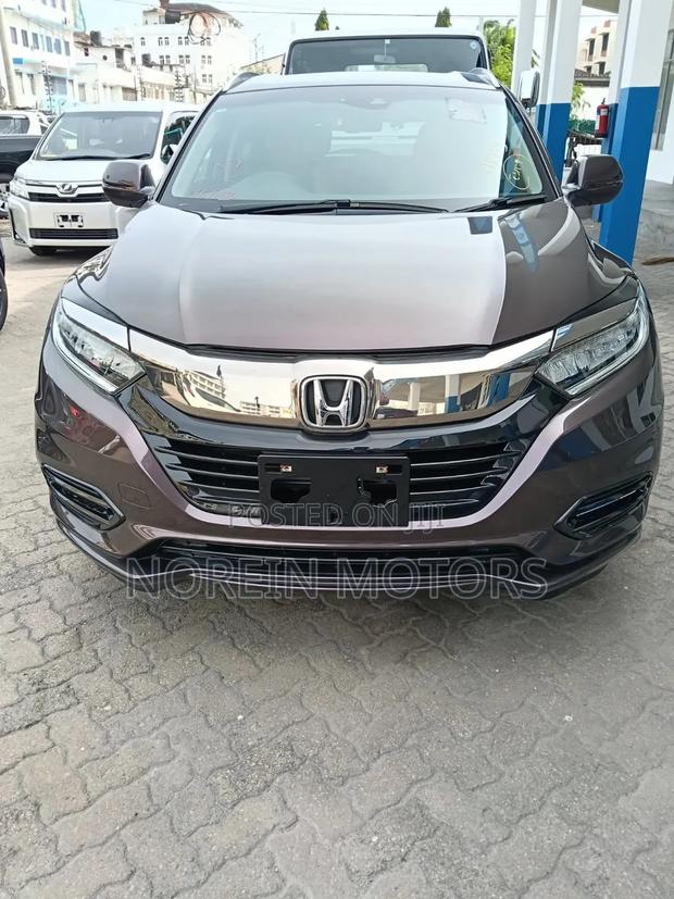 Honda Vezel 2018 Maroon