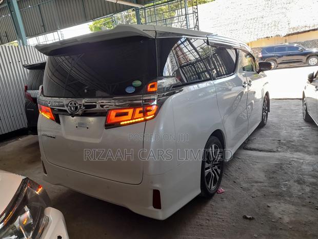 Toyota Alphard 2.5 Petrol AWD 2019 White