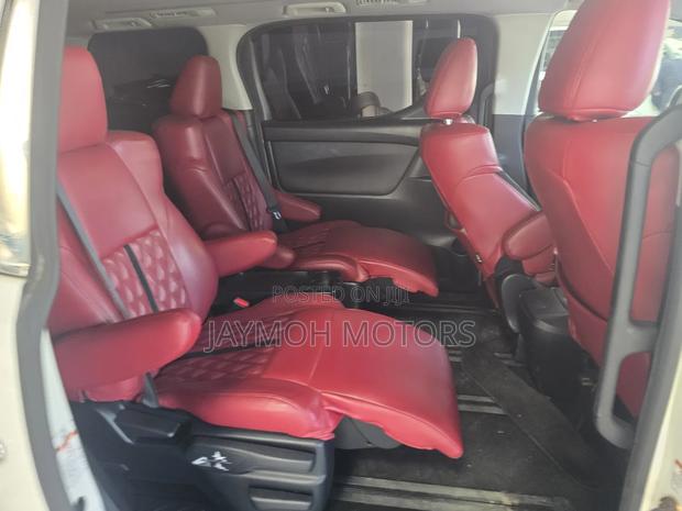 Toyota Alphard 2019 Pearl