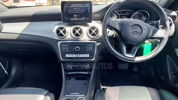 Mercedes-Benz GLA-Class 2019 White