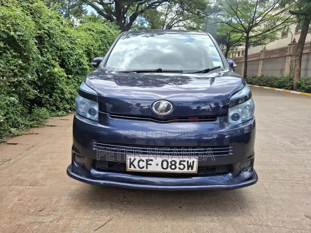 Toyota Voxy 2008 Blue