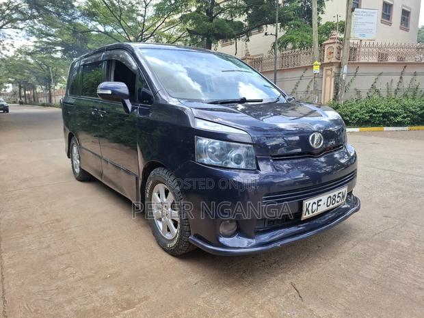 Toyota Voxy 2008 Blue