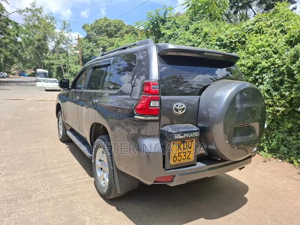 Toyota Land Cruiser Prado 3.0 TD 2010 Gray