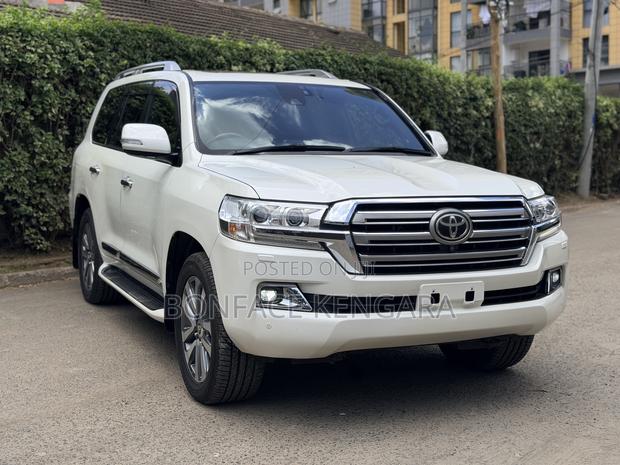Toyota Land Cruiser 4.6 V8 ZX 2016 White