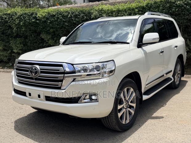 Toyota Land Cruiser 4.6 V8 ZX 2016 White