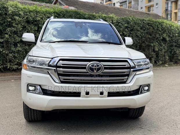 Toyota Land Cruiser 4.6 V8 ZX 2016 White