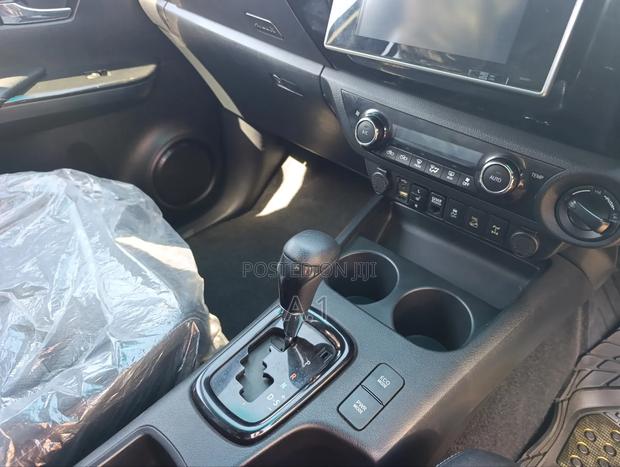 Toyota Hilux Revo Double Cab Deisel 2.8 RWD 2019 Silver