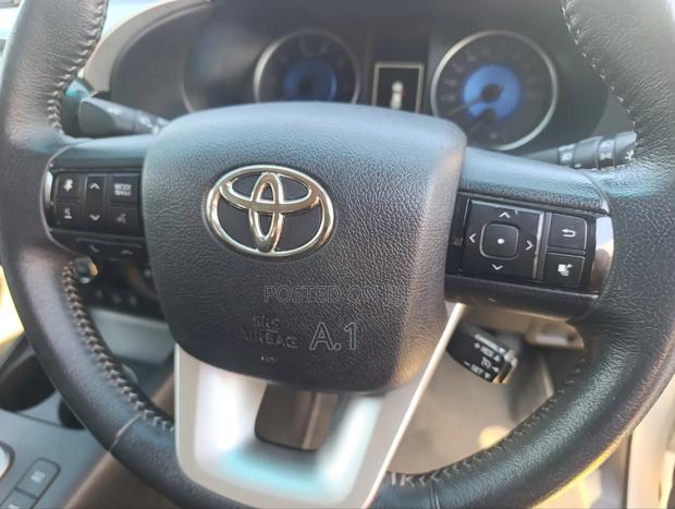 Toyota Hilux Revo Double Cab Deisel 2.8 AWD 2019 Pearl