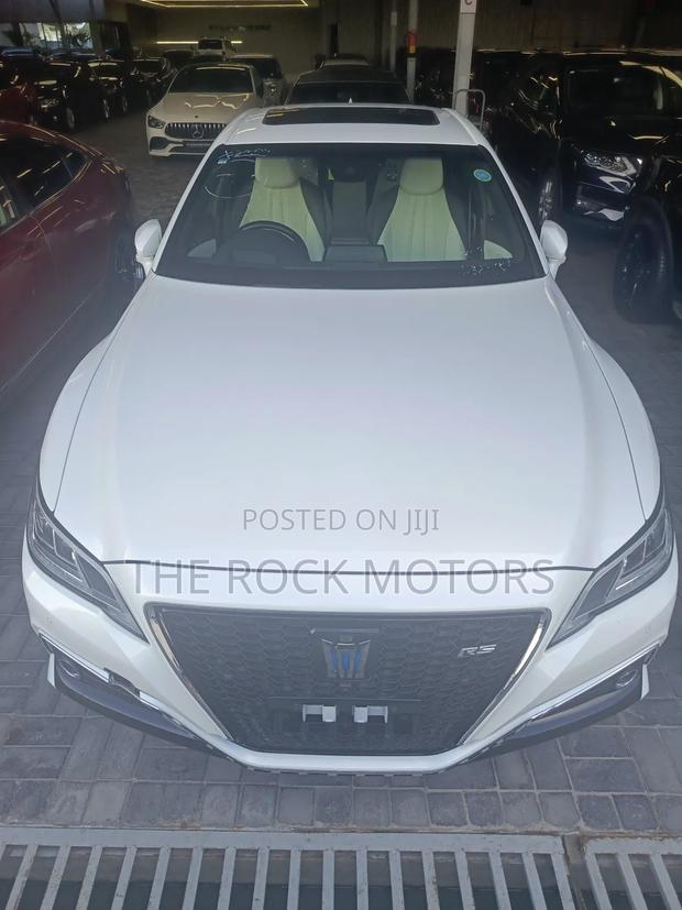 Toyota Crown 2019 White