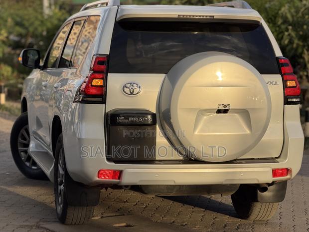 Toyota Land Cruiser Prado 3.0 172hp 2019 White