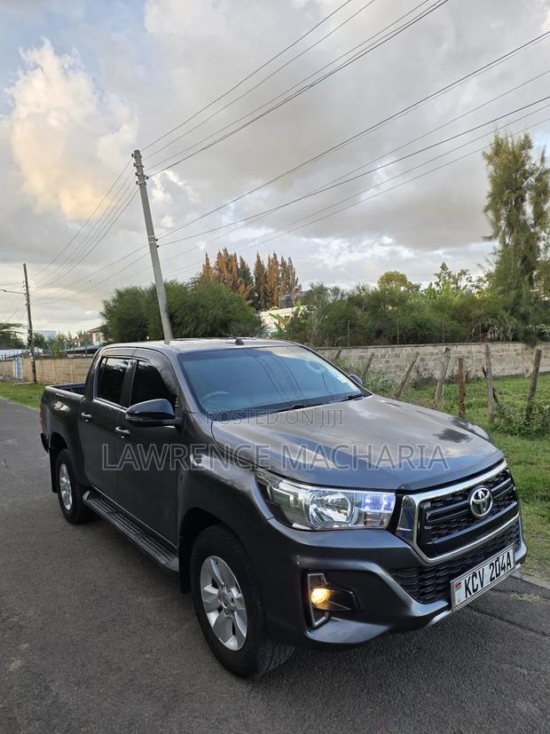 Toyota Hilux 2019 Gray
